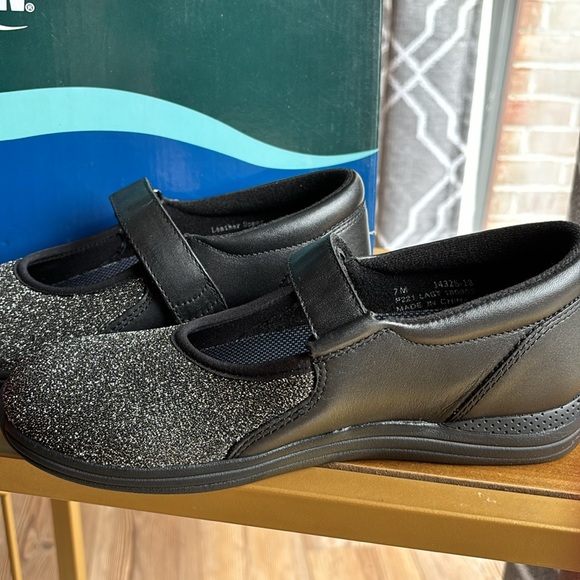 DREW black/silver lurex stretch maryjane fabric/leather. NEW size 7 & 9 medium - Picture 3 of 10